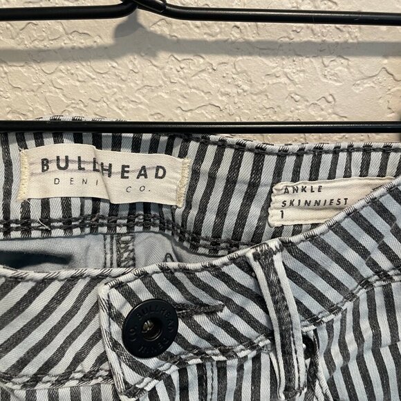 Bullhead Striped Low Rise Skinny Jeans Jrs Size 1 - Picture 2 of 5